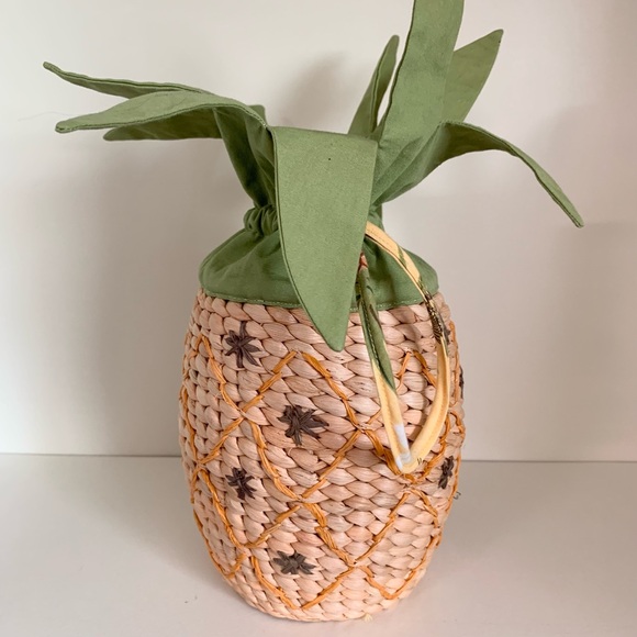Vintage Handbags - Vintage Pineapple purse
